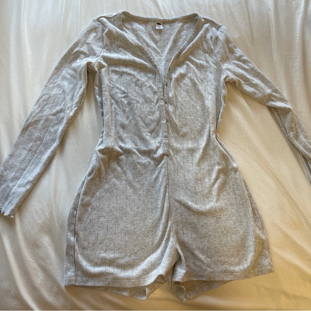 Old Navy Eyelet Long Sleeve Lettuce Hem Snap Up Romper Jumpsuit
